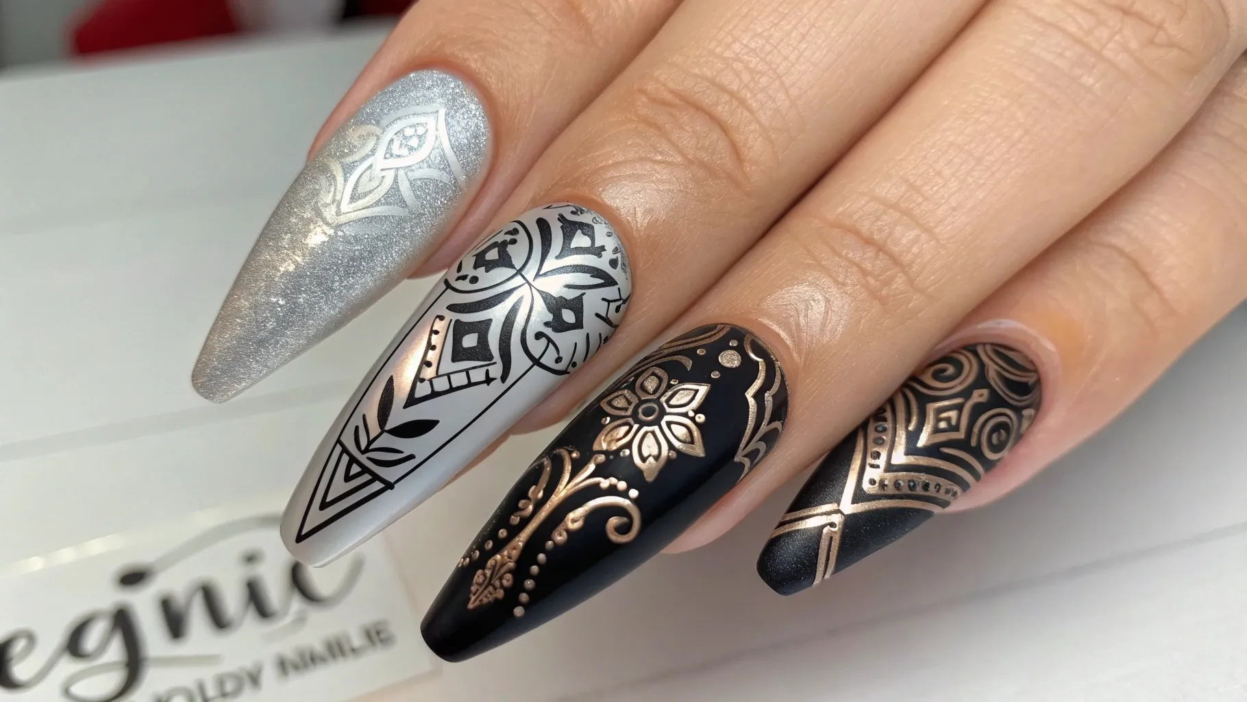 Medium Coffin Nails: The Best Shape for Elegant and Edgy Manicures